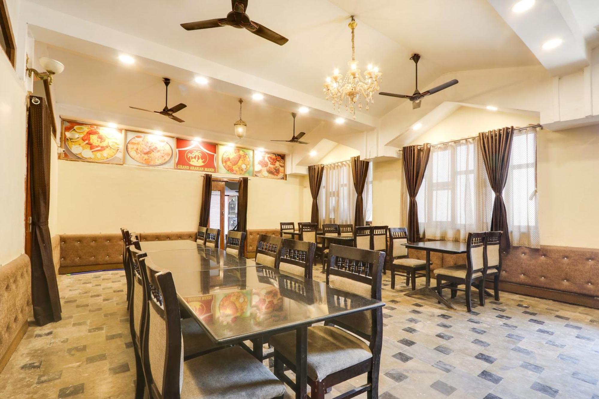 Oyo 71906格兰德酒店及旅馆 Sangareddy 外观 照片