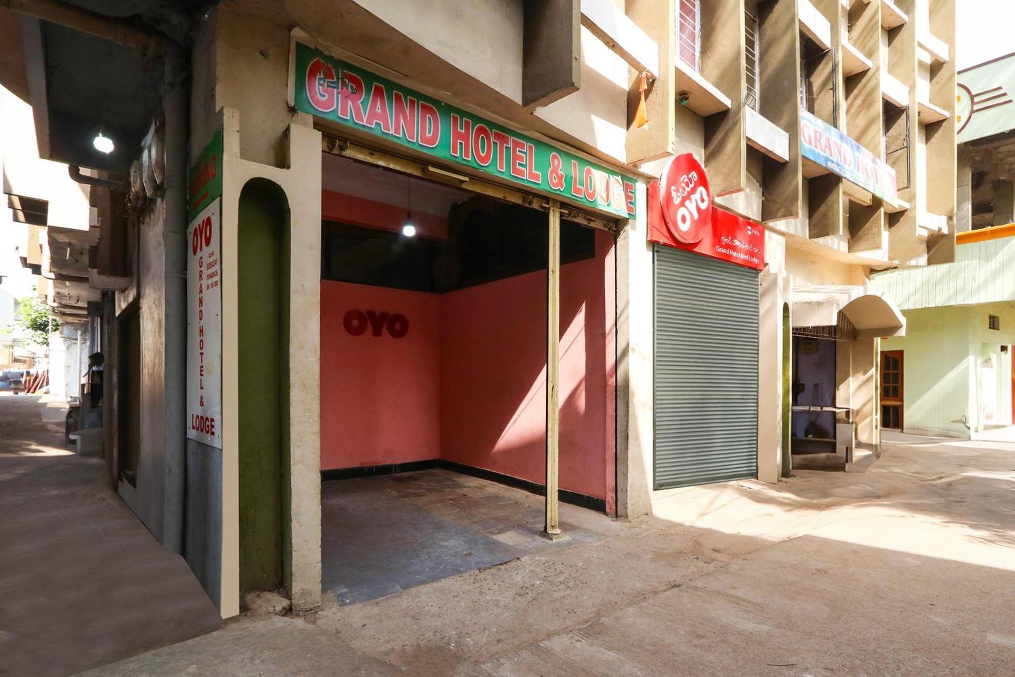 Oyo 71906格兰德酒店及旅馆 Sangareddy 外观 照片