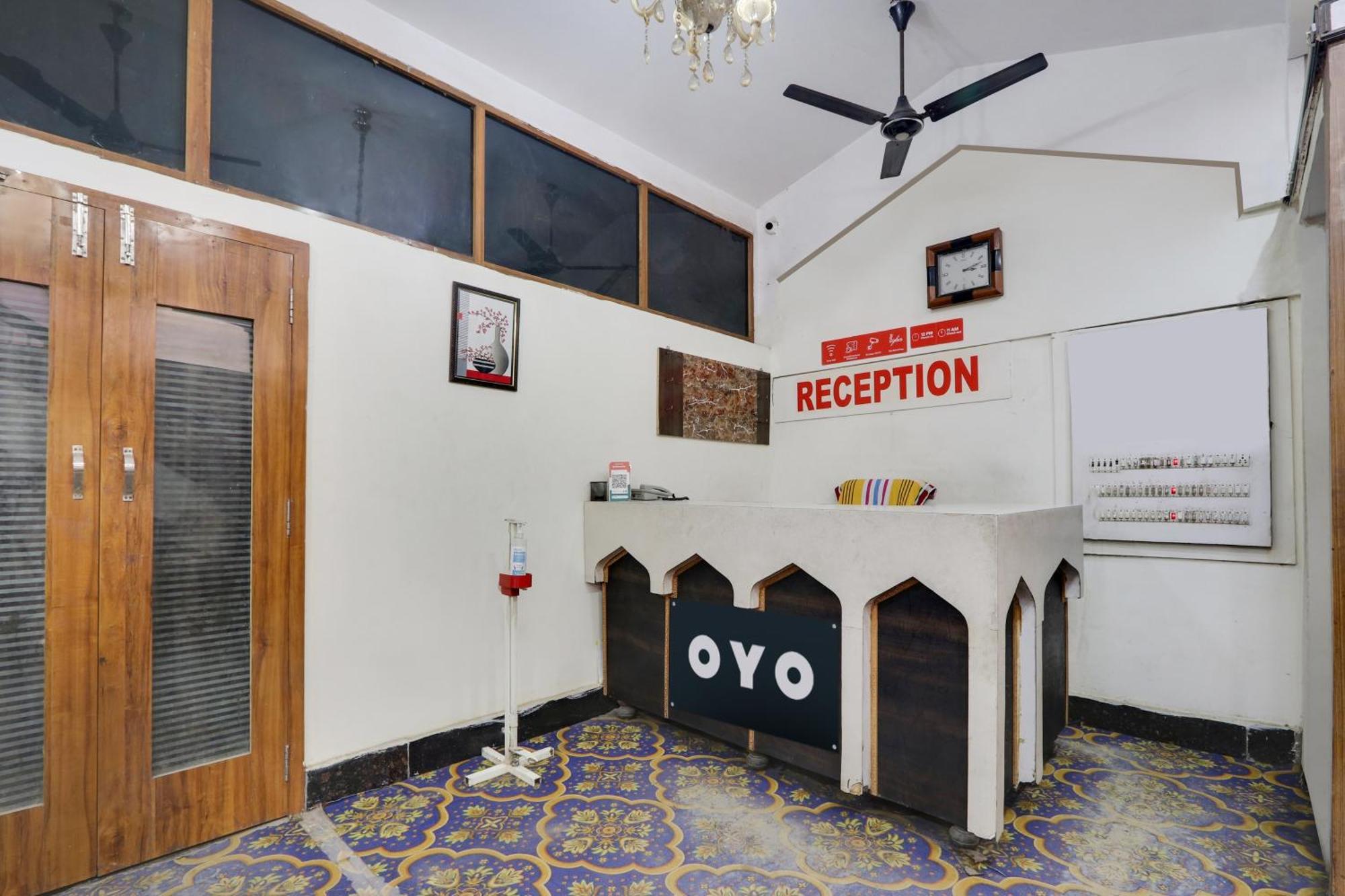 Oyo 71906格兰德酒店及旅馆 Sangareddy 外观 照片